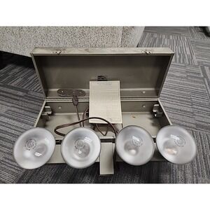 Vintage Logan "Mini" Light Bar 4‎ Blubs For Photo's and Lighting Fully Working